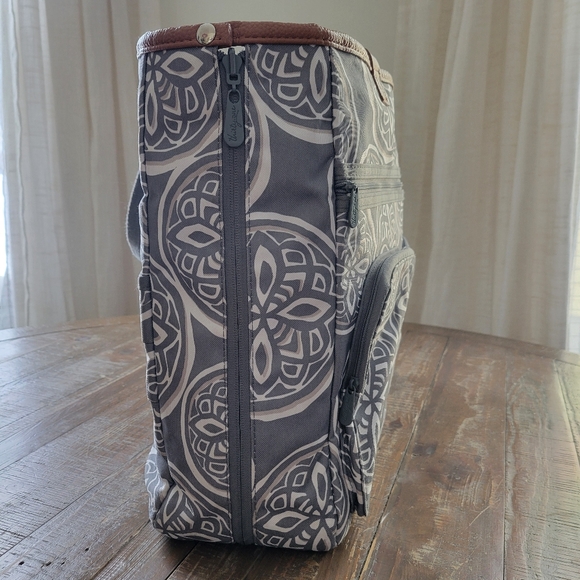 Thirty One Large Double Take Tote Grey Reversible Woodblock & Quilted Diamond - Picture 4 of 10